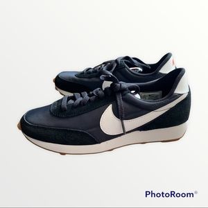 New NIKE Daybreak Sneakers Black